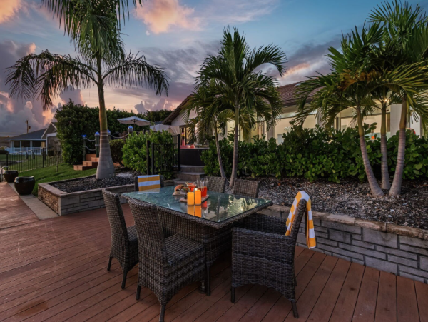Ultimate Cape Coral Getaway - Luxury 3-Bedroom Pool Home